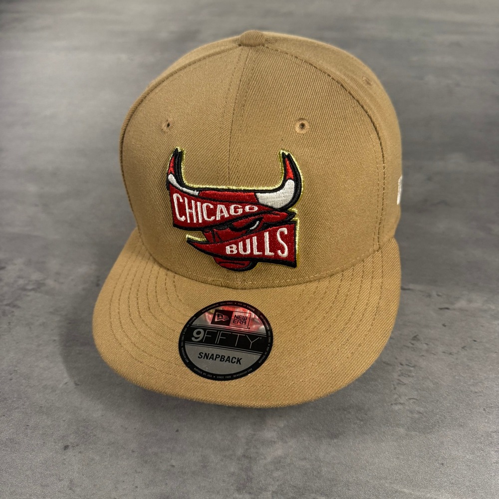 Chicago Bulls Hat New Era Snapback Pennant Flag Benny Mascot Khaki Tan Brown